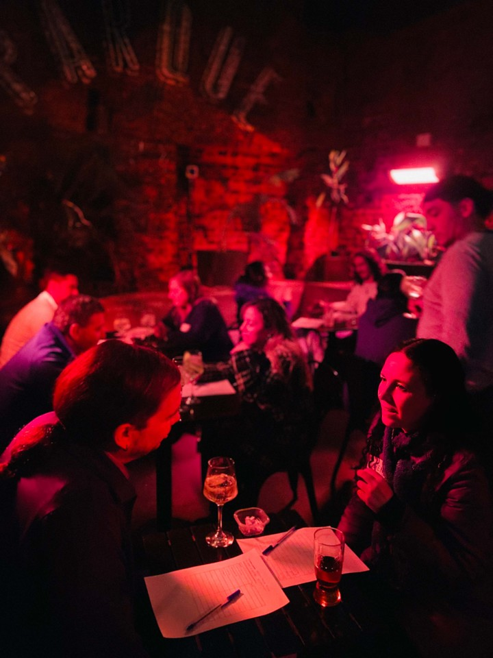 “Solo sos viejo cuando empezás a creer que lo sos”: la influencer que invita a volver a “sentarse en un bar” y desafía los prejuicios sobre las citas y la edad 6 “Solo sos viejo cuando empezás a creer que lo sos”: la influencer que invita a volver a “sentarse en un bar” y desafía los prejuicios sobre las citas y la edad 6